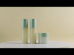 Bottiglia di tonico per il viso di giada verde bottiglie e barattoli di plastica personalizzati per imballaggi cosmetici